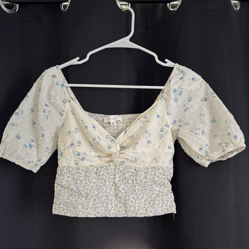 Elegant Floral Puff Sleeve Blouse